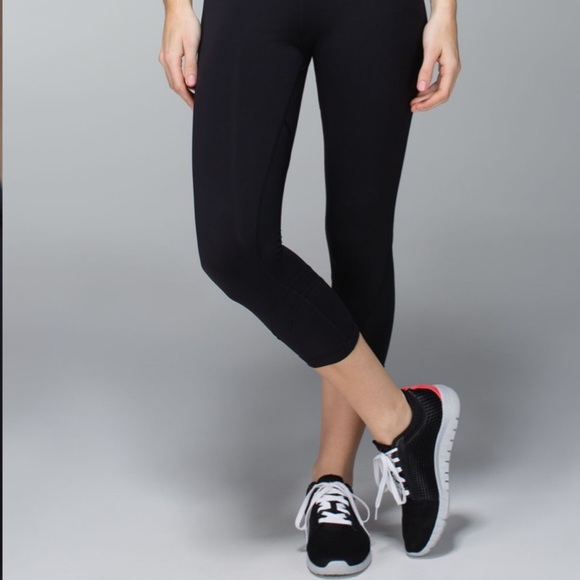 Lululemon Inspire II  crop Black legging  Size 4 - Picture 1 of 11